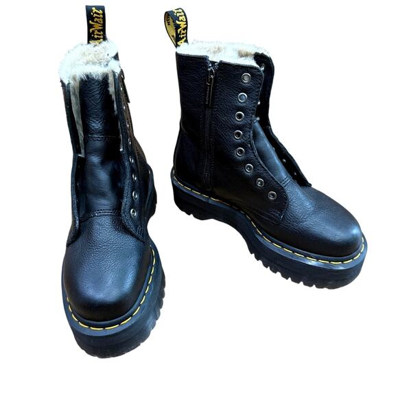 Dr. Martens Women's Jadon Boot Black Leather Faux Fur Lined Platforms Size 6 - Picture 2 of 9